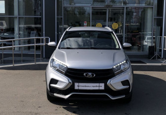 Подержанный автомобиль LADA (ВАЗ) XRAY 2019 года (2 фото)