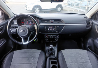 Подержанный автомобиль Kia Rio Hatchback 2018 года (15 фото)