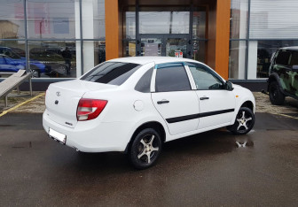 Подержанный автомобиль LADA (ВАЗ) Granta Sedan 2014 года (5 фото)