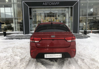 Подержанный автомобиль Kia Rio Sedan 2019 года (6 фото)