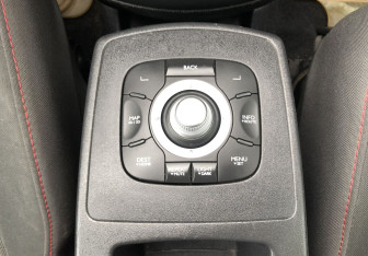 Подержанный автомобиль Renault Scenic 2013 года (15 фото)