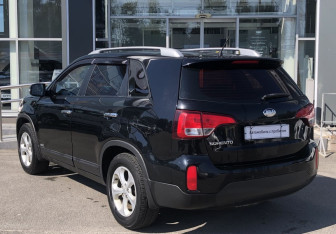 Подержанный автомобиль Kia Sorento 2013 года (7 фото)