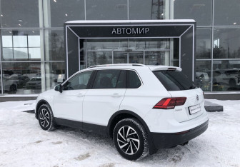 Подержанный автомобиль Volkswagen Tiguan 2018 года (7 фото)