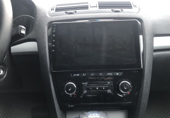 Подержанный автомобиль Skoda Octavia Liftback 2012 года (14 фото)