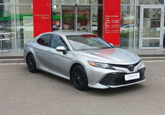 Подержанный автомобиль Toyota Camry Sedan 2020 года (3 фото)