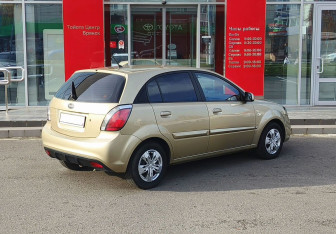 Подержанный автомобиль Kia Rio Hatchback 2011 года (5 фото)