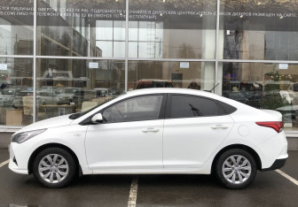 Подержанный автомобиль Hyundai Solaris Sedan 2020 года (8 фото)