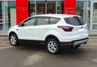 Подержанный автомобиль Ford Kuga 2017 года (7 фото)