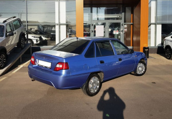 Подержанный автомобиль Daewoo Nexia Sedan 2008 года (5 фото)