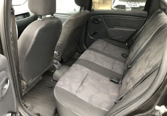 Подержанный автомобиль Renault Logan Sedan 2013 года (11 фото)