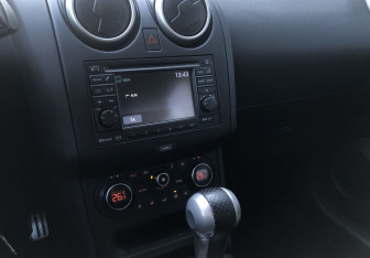 Подержанный автомобиль Nissan Qashqai 2011 года (14 фото)