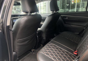 Подержанный автомобиль Toyota Corolla Sedan 2013 года (11 фото)