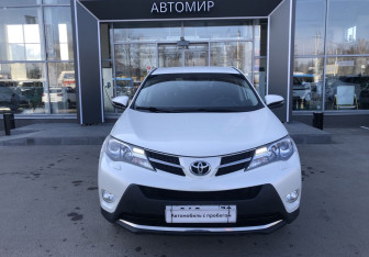 Подержанный автомобиль Toyota RAV4 2013 года (2 фото)