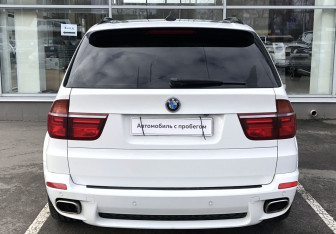 Подержанный автомобиль BMW X5 2008 года (6 фото)