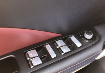 Подержанный автомобиль Geely Coolray 2020 года (13 фото)