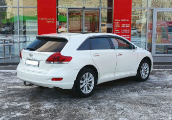 Подержанный автомобиль Toyota Venza 2014 года (5 фото)