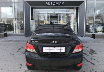 Подержанный автомобиль Hyundai Solaris Sedan 2013 года (6 фото)