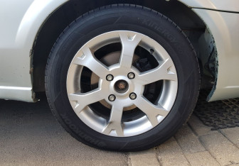 Подержанный автомобиль Nissan Almera Classic 2007 года (12 фото)