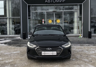 Подержанный автомобиль Hyundai Elantra Sedan 2017 года (2 фото)