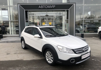 Подержанный автомобиль DongFeng H30 Cross 2015 года (3 фото)