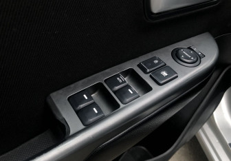 Подержанный автомобиль Kia Rio Sedan 2017 года (13 фото)