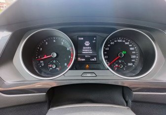 Подержанный автомобиль Volkswagen Tiguan 2019 года (13 фото)