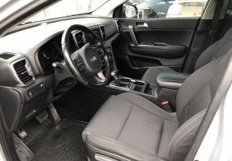 Подержанный автомобиль Kia Sportage 2017 года (10 фото)