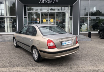 Подержанный автомобиль Hyundai Elantra Sedan 2008 года (7 фото)