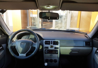 Подержанный автомобиль LADA (ВАЗ) Priora Hatchback 2013 года (11 фото)