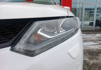 Подержанный автомобиль Nissan X-Trail 2017 года (9 фото)