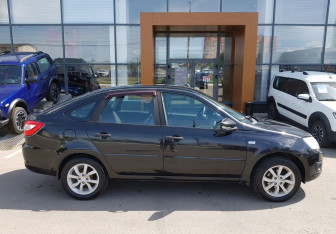 Подержанный автомобиль LADA (ВАЗ) Granta Liftback 2015 года (4 фото)