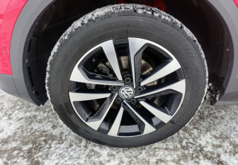 Подержанный автомобиль Volkswagen T-Roc 2020 года (10 фото)