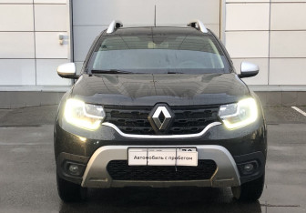 Подержанный автомобиль Renault Duster 2021 года (2 фото)