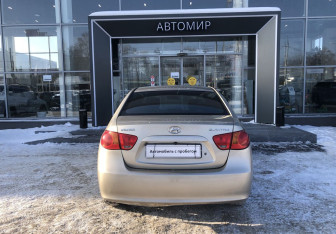 Подержанный автомобиль Hyundai Elantra Sedan 2006 года (6 фото)