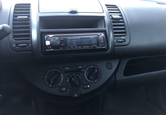 Подержанный автомобиль Nissan Note 2007 года (14 фото)