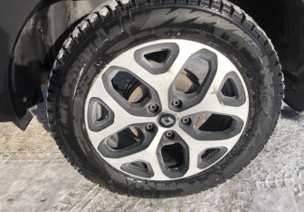 Подержанный автомобиль Renault Kaptur 2017 года (15 фото)