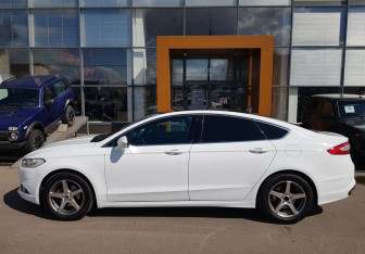 Подержанный автомобиль Ford Mondeo Sedan 2017 года (8 фото)
