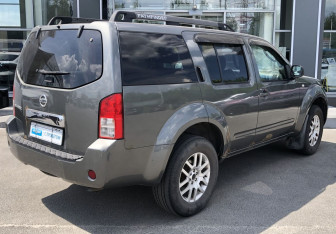 Подержанный автомобиль Nissan Pathfinder 2007 года (5 фото)