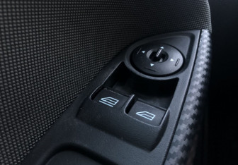 Подержанный автомобиль Ford Focus Sedan 2012 года (12 фото)