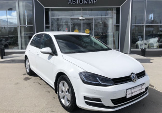 Подержанный автомобиль Volkswagen Golf Hatchback 2013 года (3 фото)