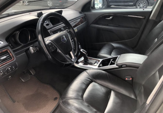 Подержанный автомобиль Volvo XC70 2014 года (9 фото)