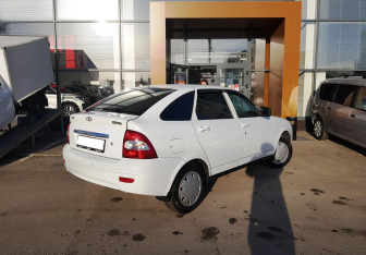 Подержанный автомобиль LADA (ВАЗ) Priora Hatchback 2013 года (5 фото)