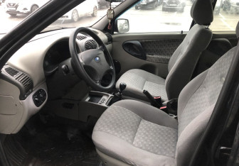 Подержанный автомобиль LADA (ВАЗ) Kalina Wagon 2010 года (9 фото)