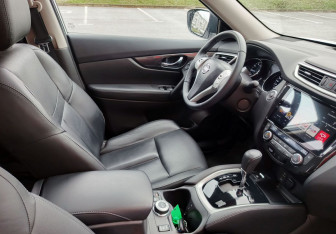 Подержанный автомобиль Nissan X-Trail 2017 года (14 фото)