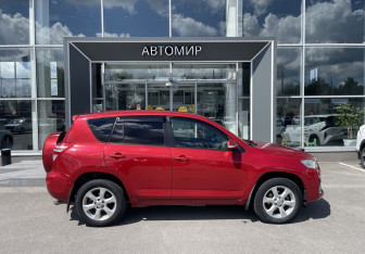 Подержанный автомобиль Toyota RAV4 2010 года (4 фото)