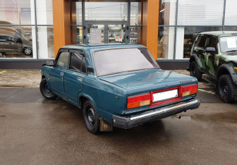 Подержанный автомобиль LADA (ВАЗ) 2107 2003 года (7 фото)