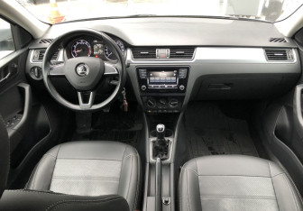 Подержанный автомобиль Skoda Rapid Liftback 2019 года (10 фото)