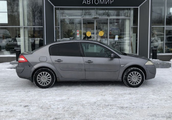 Подержанный автомобиль Renault Megane Sedan 2008 года (4 фото)