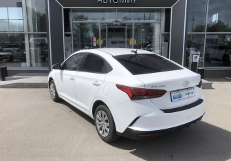 Подержанный автомобиль Hyundai Solaris Sedan 2020 года (7 фото)