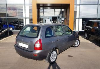 Подержанный автомобиль LADA (ВАЗ) Kalina Wagon 2011 года (5 фото)